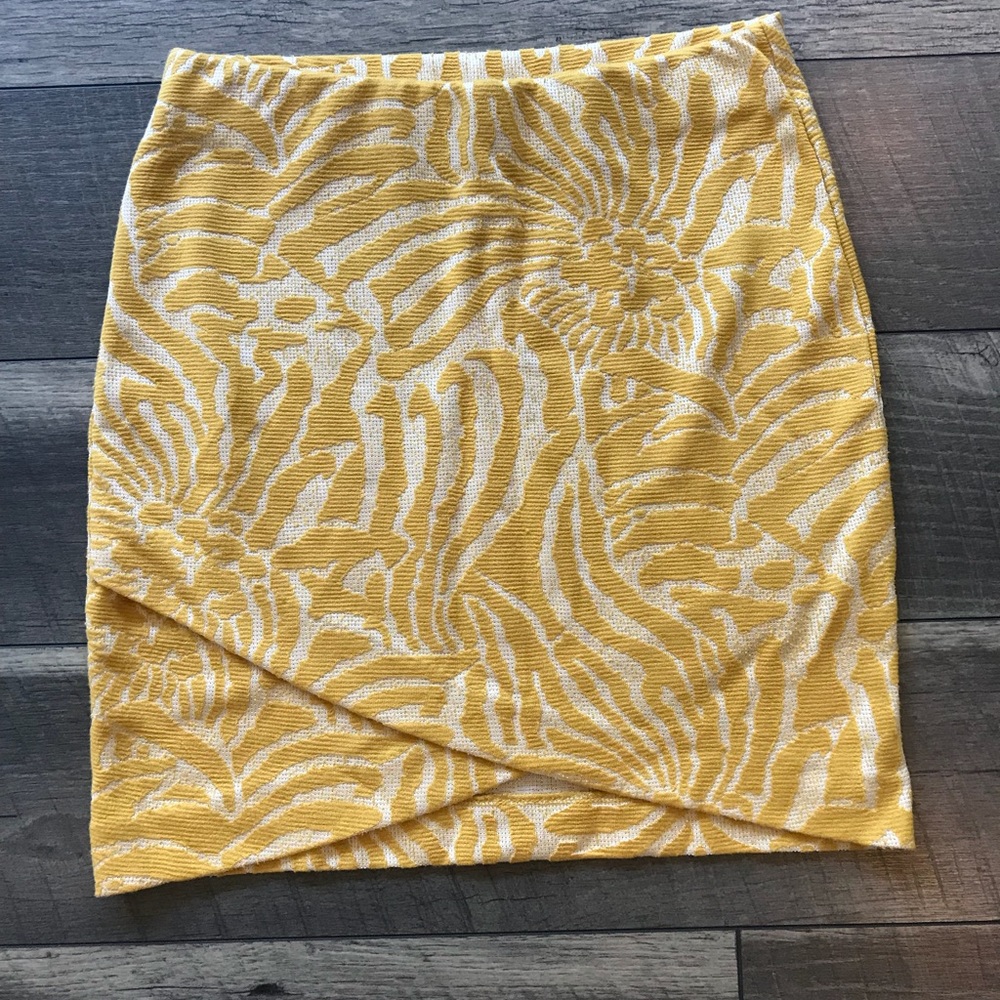 Yellow and white animal print pattern skirt